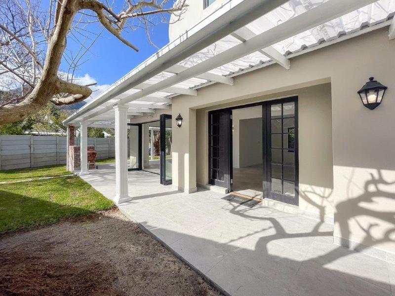 To Let 4 Bedroom Property for Rent in Hout Bay Western Cape